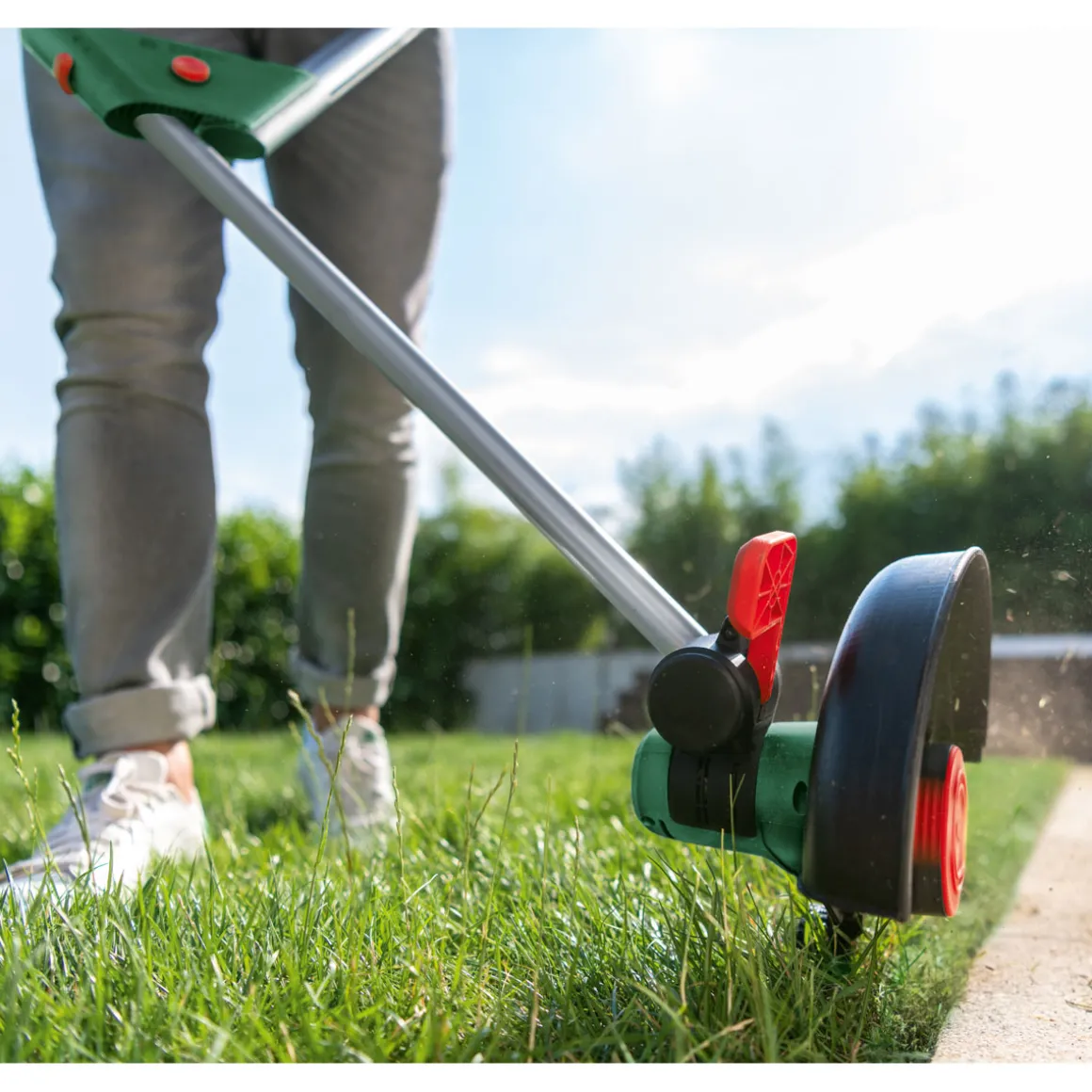 BoschAkku-Rasentrimmer UniversalGrassCut 18V
