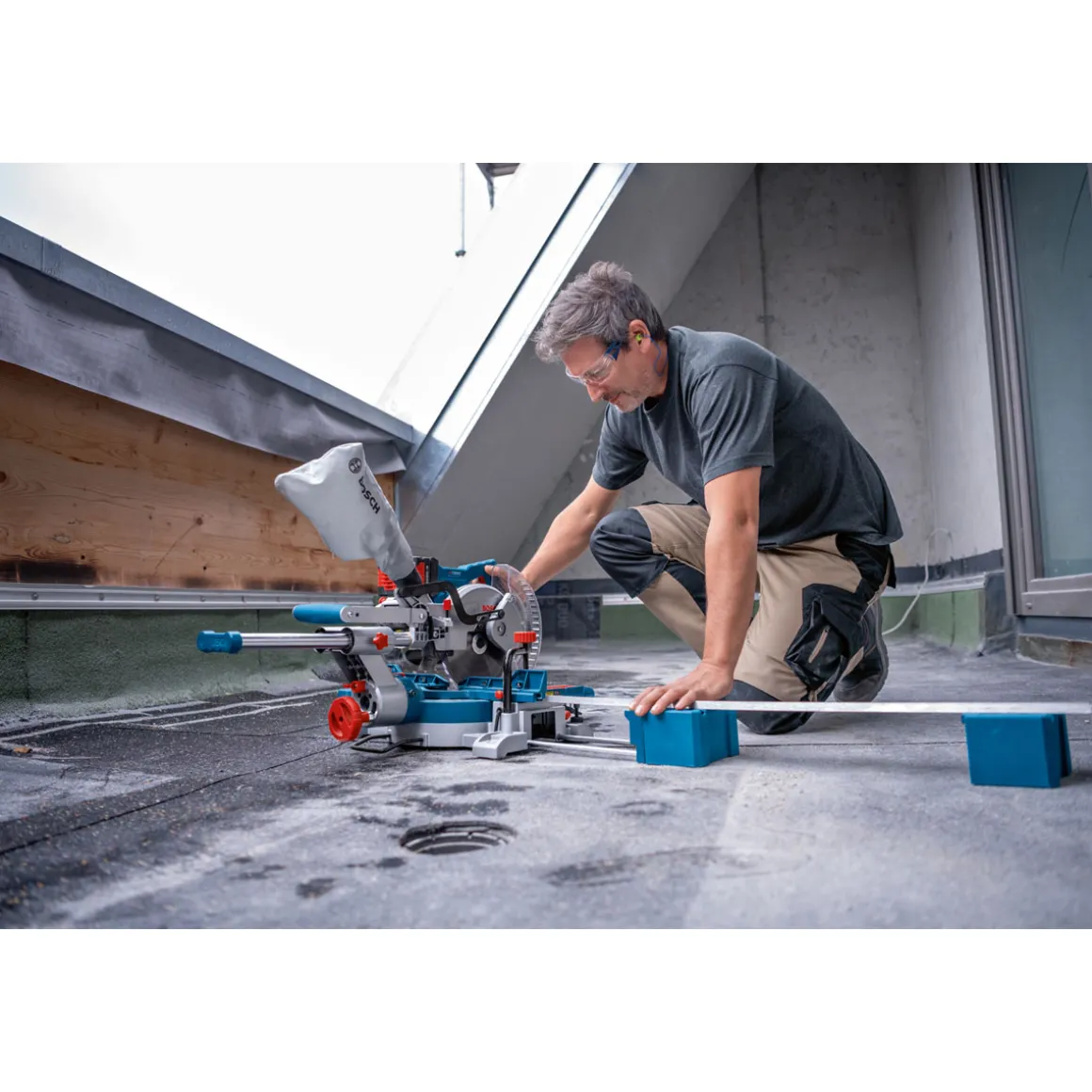 Bosch Professional Akku Kapp- und Gehrungssäge Biturbo GCM 18V-216 D