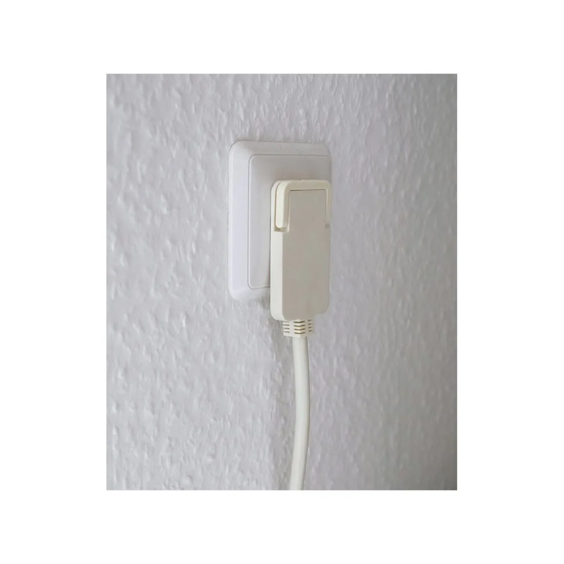 Kurzverlaengerungsleitung weiss mitWinkel-Flachstecker 5m H05VV-F3G1,5