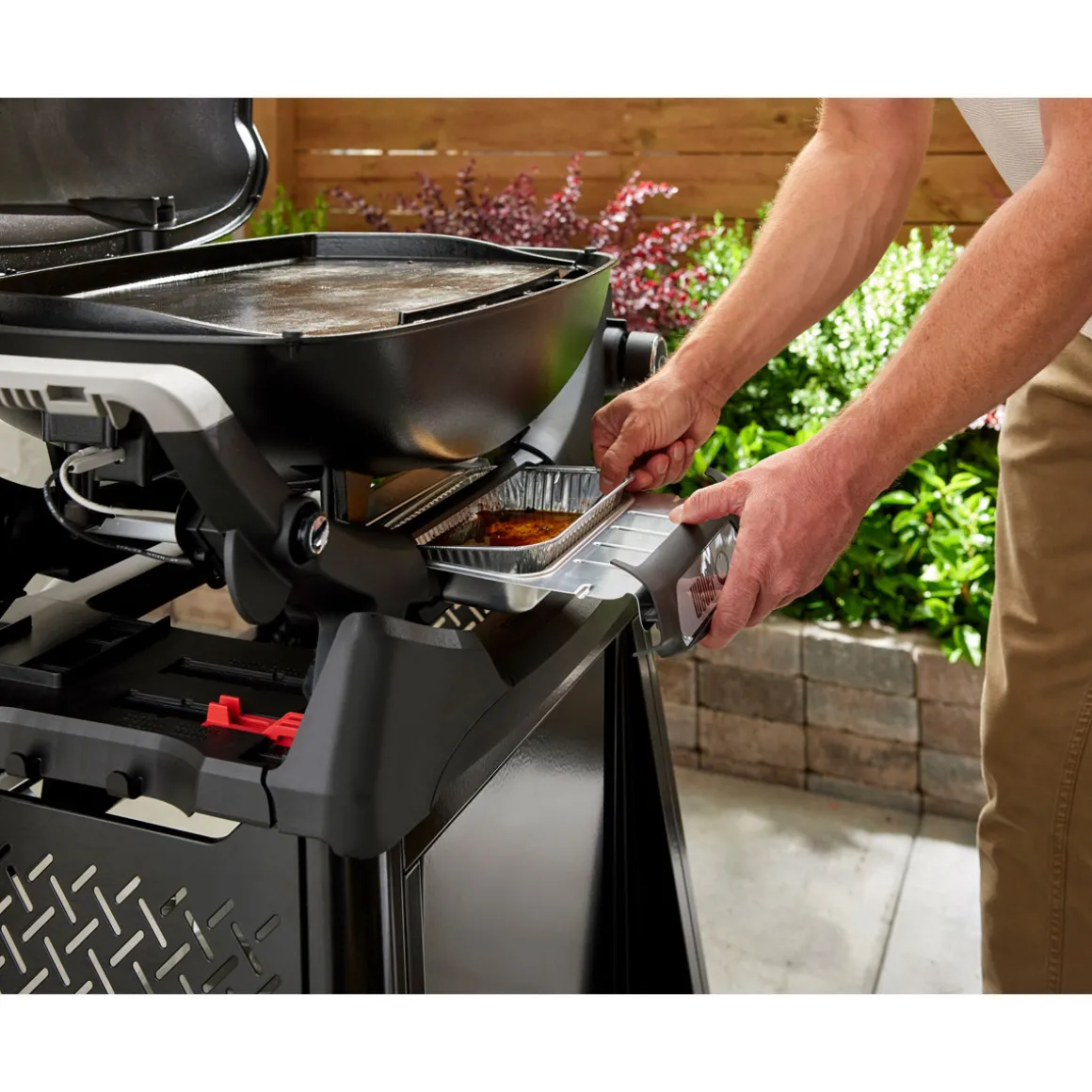 WeberGasgrill mit Stand Q2200N
